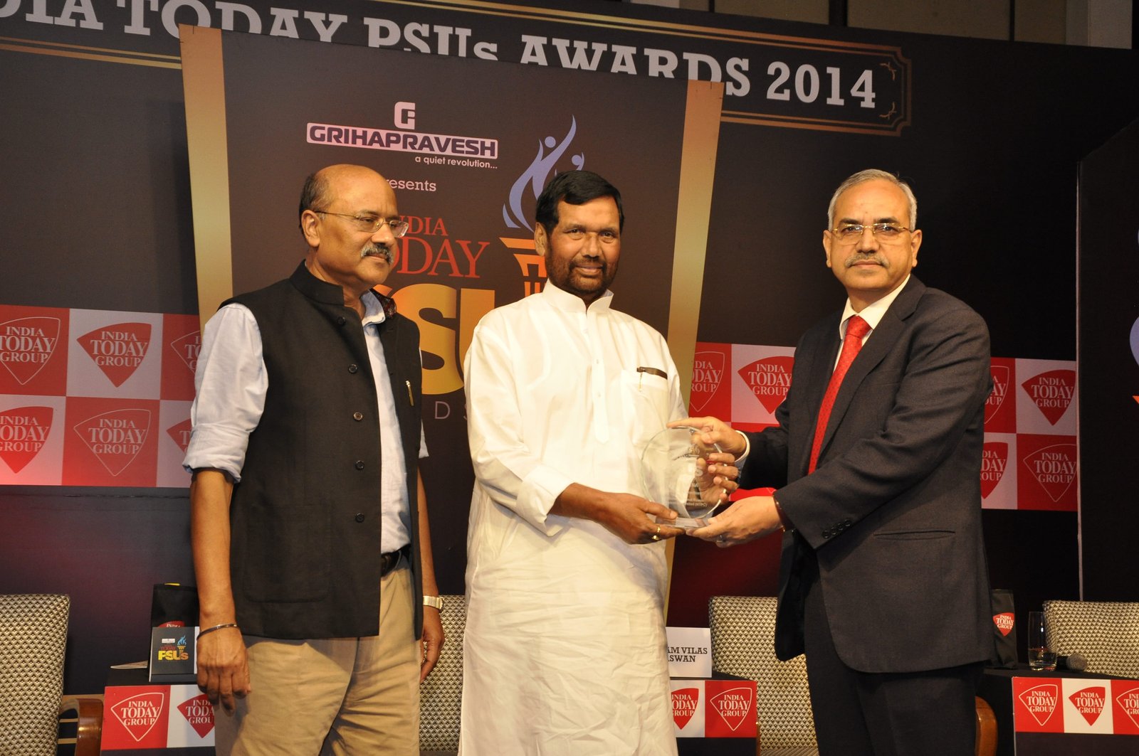 NTPC CONFERRED WITH “BEST HR PRACTICES” AWARD AT INDIA TODAY AWARDS 2014