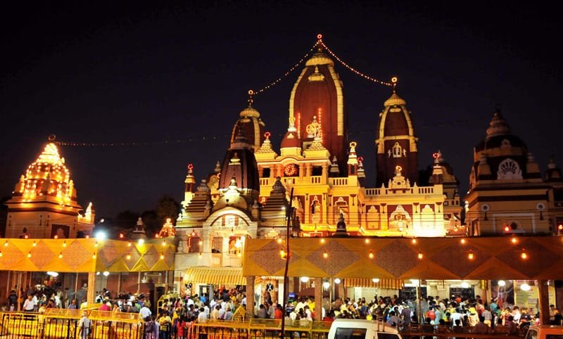 The Lakshmi Narayan Mandir (Birla Mandir) being illuminated on the Eve of ‘JANMASHTHAMI’ celebrations, in New Delhi
