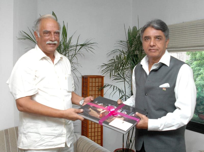 The Governor of Manipur, Shri V.K. Duggal meeting the …