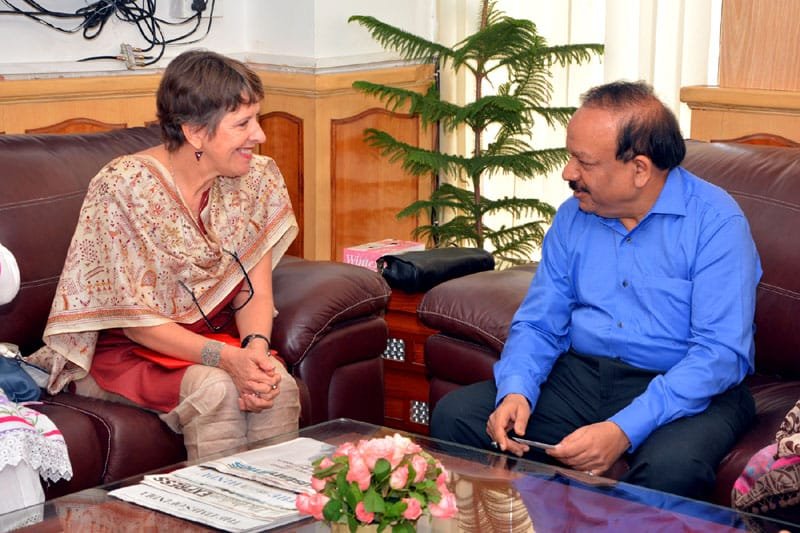 The Head of the Secretariat of the WHO FCTC, Dr. da Costa e Silva calling on the...