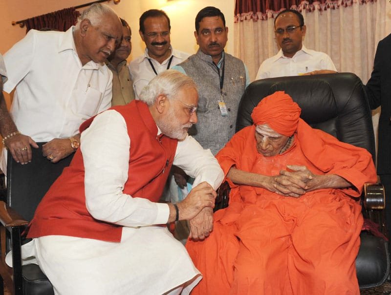The Prime Minister, Shri Narendra Modi meeting Sri Shivakumar Swamy ji, …