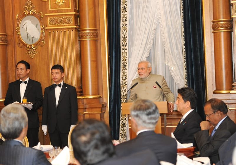 The Prime Minister, Shri Narendra Modi addressing at the banquet hosted by…