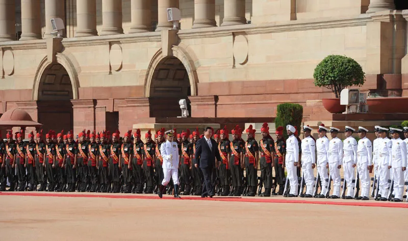 The Chinese President, Mr. Xi Jinping inspecting the Guard of Honour, at the ceremonial reception, at Rashtrapati Bhavan, in New Delhi