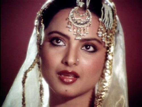 THE UNMATCHABLE & EVERYOUTHFUL BOLLYWOOD DIVA REKHA JI TURNS 60