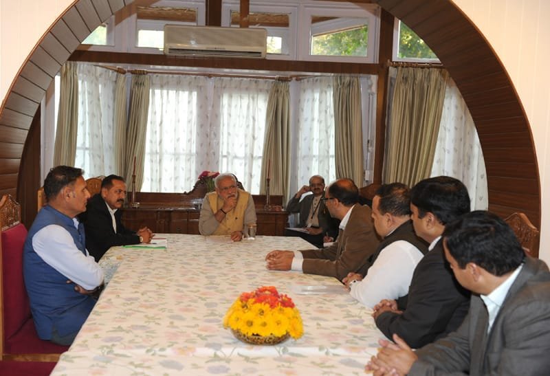 Various groups calling on the Prime Minister, Shri Narendra Modi, at Raj Bhawan ,Srinagar