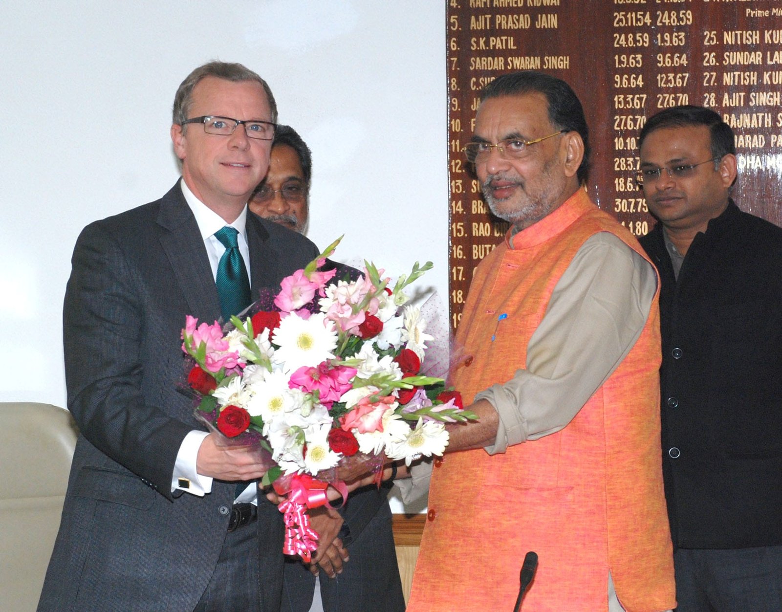 The Union Minister for Agriculture, Shri Radha Mohan Singh welcoming the…