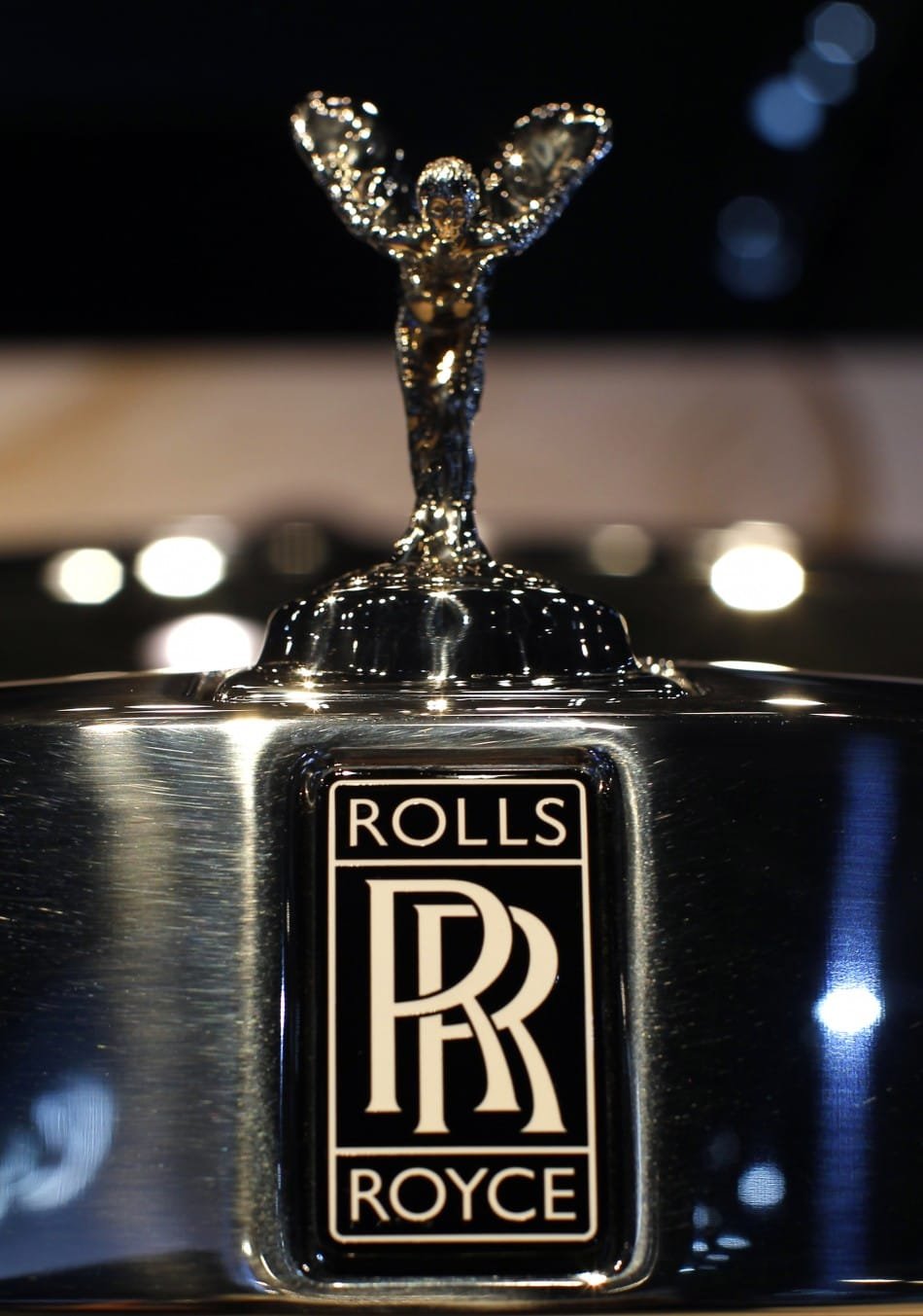 ROLLS-ROYCE LAUNCHES ITS GHOST SERIES-II PRICED AT RS.4.50 CR. IN DOMESTIC MARKET