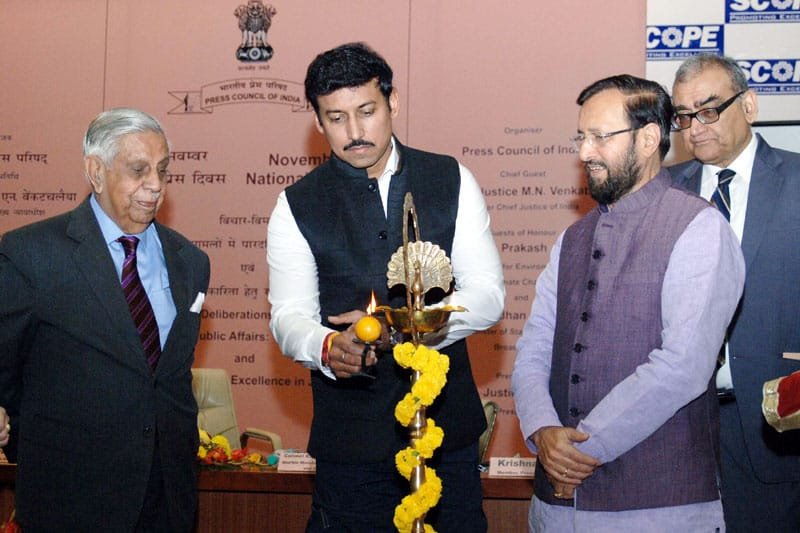 The Minister of State for Information & Broadcasting, Col. Rajyavardhan Singh Rathore lighting the lamp at the National Press Day function, in New Delhi