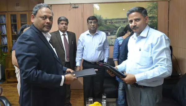 REC SIGNS MOU WITH PRATHAM EDUCATION FOUNDATION