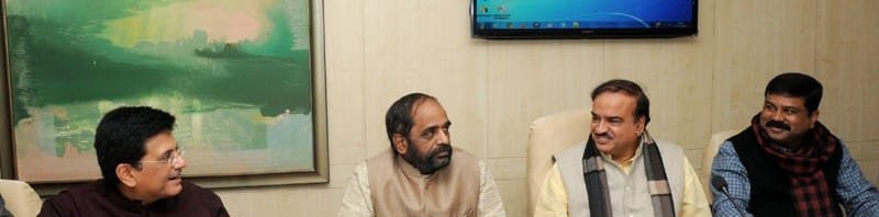 The Union Minister for Chemicals and Fertilizers, Shri Ananthkumar along with ...