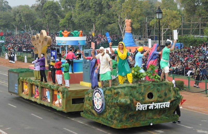 The tableau of the Department of Financial Services passes through the Rajpath..