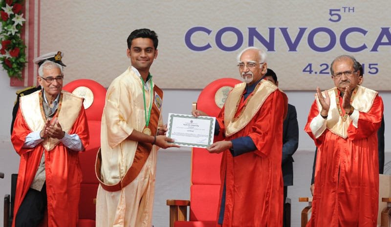 The Vice President, Shri Mohd. Hamid Ansari presenting the gold medal and certificate to..