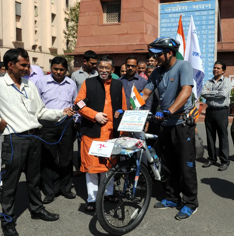 The Minister of State for Textiles (Independent Charge), Shri Santosh Kumar Gangwar meeting..