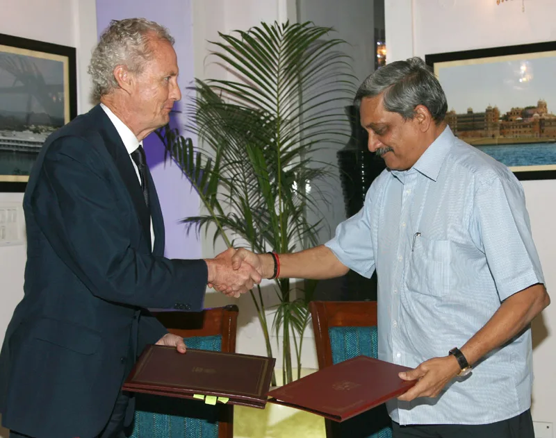 The Union Minister for Defence, Shri Manohar Parrikar and the Spanish Defence Minister,..