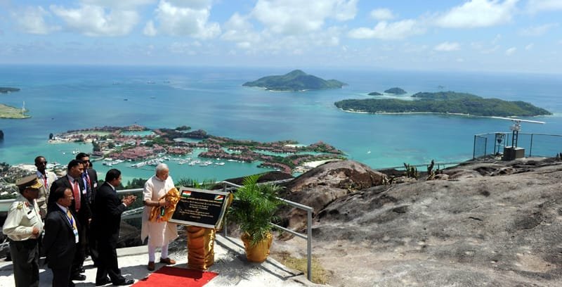 The Prime Minister, Shri Narendra Modi unveiling the plaque and operationalization of..
