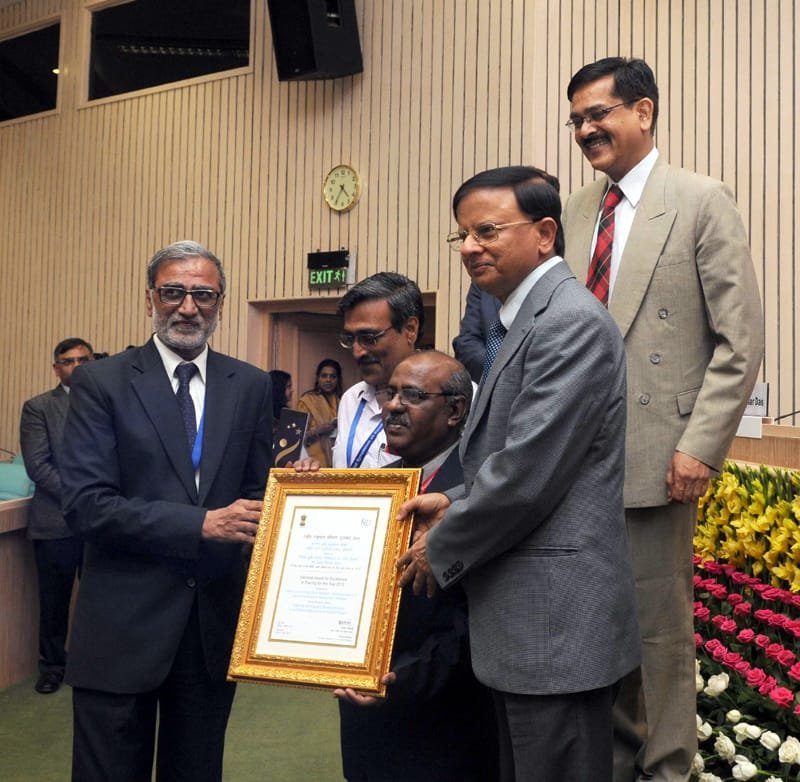 The Additional Principal Secretary, PMO, Dr. P.K. Mishra presenting the ..