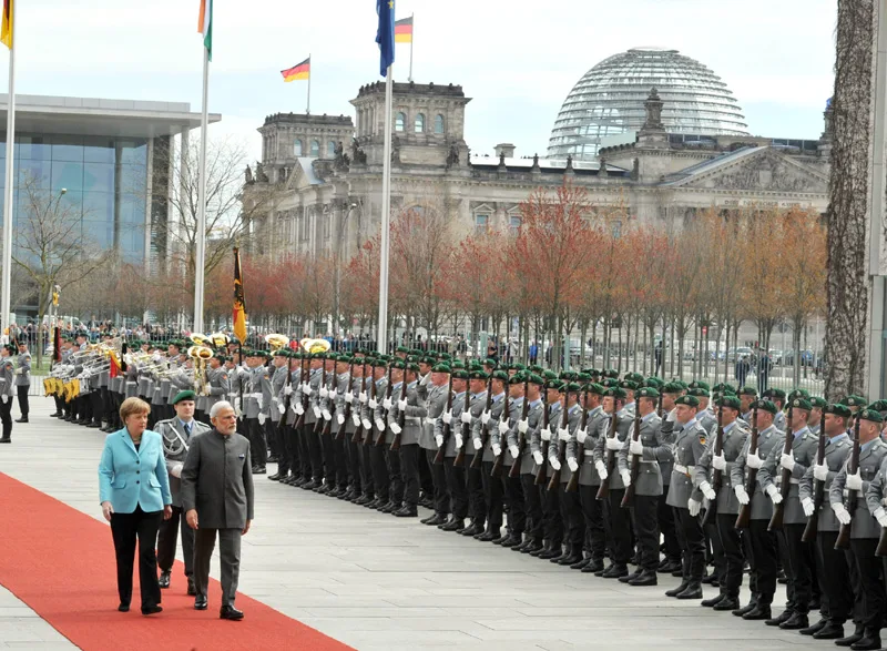 The Prime Minister, Shri Narendra Modi inspecting the Guard of Honour ..
