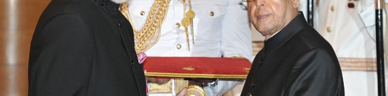 The President, Shri Pranab Mukherjee presenting the Padma Vibhushan Award to ..
