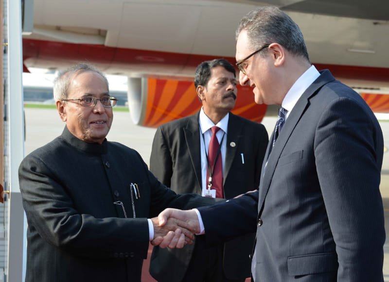 The President, Shri Pranab Mukherjee in conversation with the Ambassador of India to Russia,..