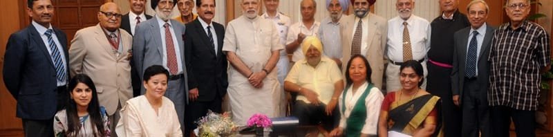 The Prime Minister, Shri Narendra Modi meets the members of 1965 Everest Expedition ...