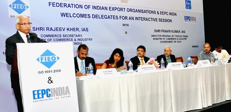 The Commerce Secretary, Shri Rajeev Kher addressing at an Interactive Session ..