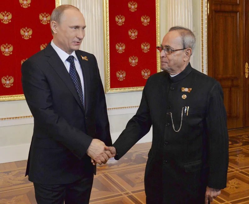 The President, Shri Pranab Mukherjee being received by the President of the Russian Federation, ..