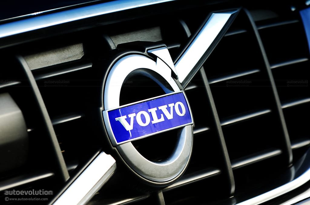 VOLVO UNVEILS ITS NEW SUV VERSION THE “XC90” AND “MOMENTUM”