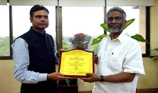 Dr. M. Ravi Kanth, Chairman & Managing Director, HUDCO  awarded "The Legend CMD of the..