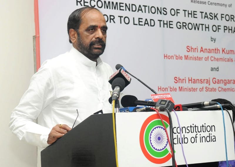 The Minister of State for Chemicals & Fertilizers, Shri Hansraj Gangaram Ahir addressing..