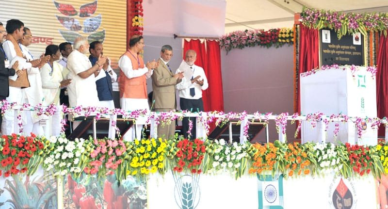 The Prime Minister, Shri Narendra Modi unveiling the plaque to lay the Foundation Stone of..