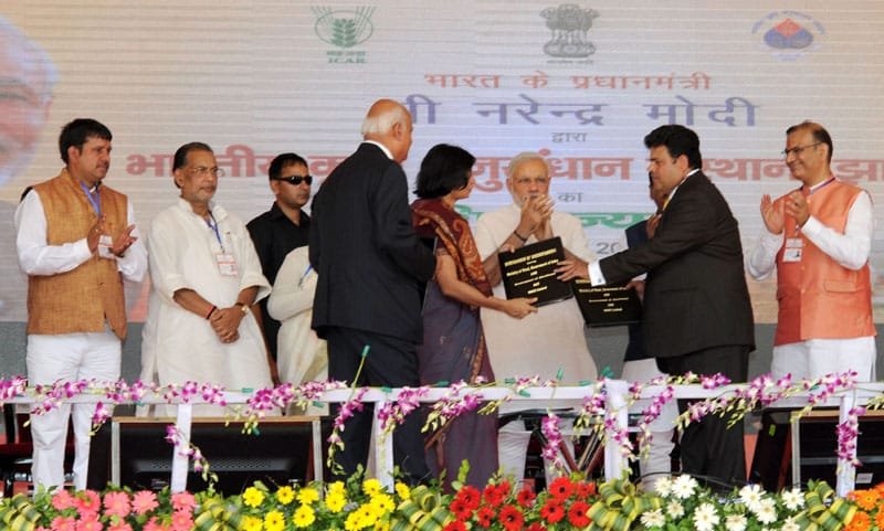 The Prime Minister, Shri Narendra Modi witnessing the exchange of MoU among…