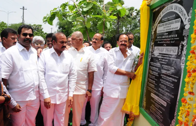 The Union Minister for Urban Development, Housing and Urban Poverty Alleviation and ..