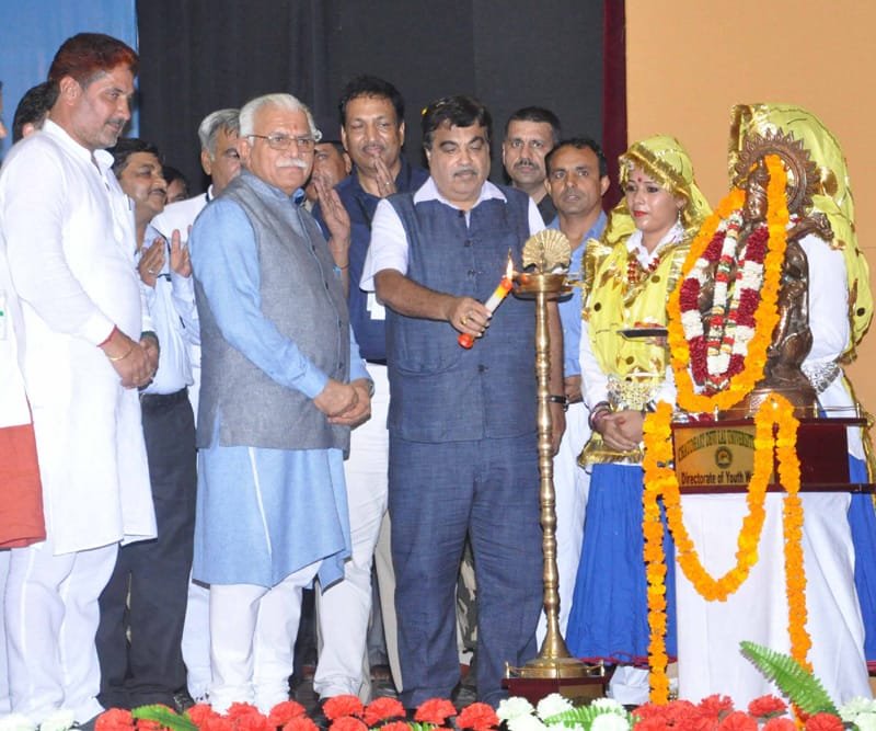 The Union Minister for Road Transport & Highways and Shipping, Shri Nitin Gadkari ..