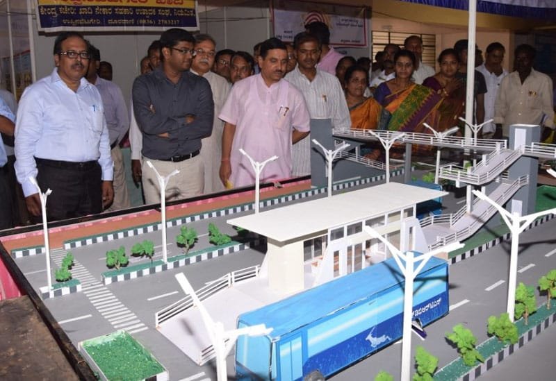 Shri Pralhad Joshi, Member of Parliament visiting a stall depicting Hubli-Dharwad Rapid …