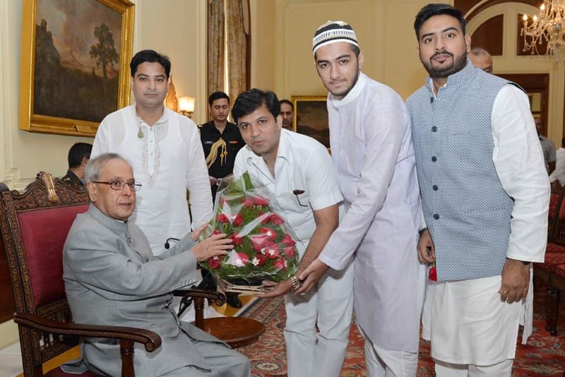 The President, Shri Pranab Mukherjee receiving Id-ul-Fitr’s greetings, at Rashtrapati Bhavan, in New Delhi