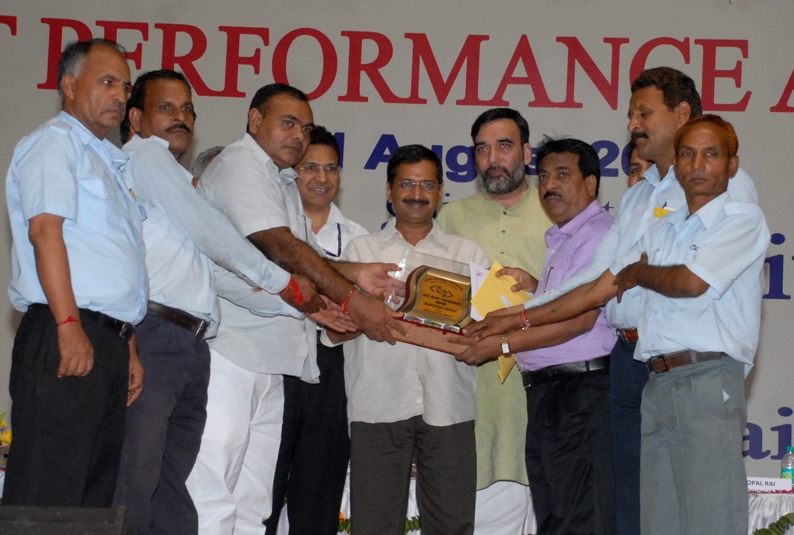 Best Performing Depots and Employees of DTC  rewarded by Chief Minister Delhi Arvind Kejriwal