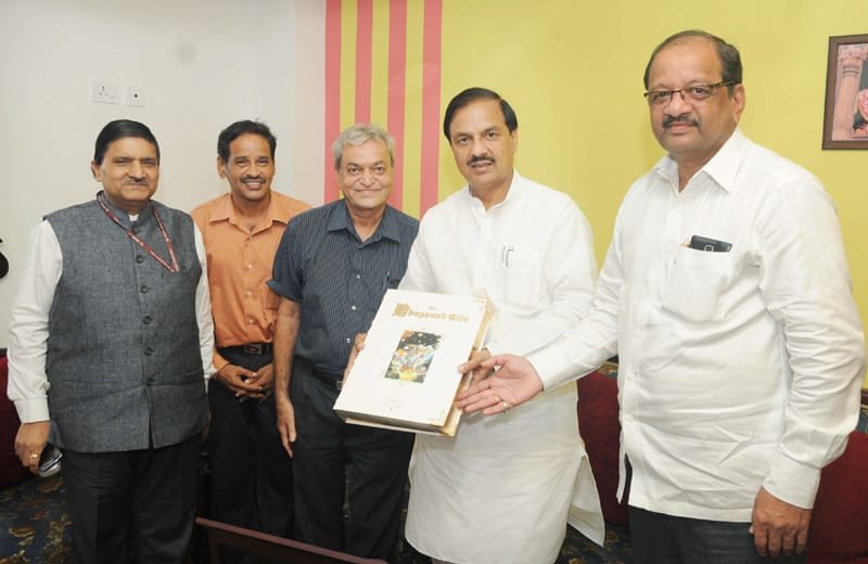 Shri Gopal Shetty, MP, Mumbai North, Maharashtra along with a delegation meeting ..