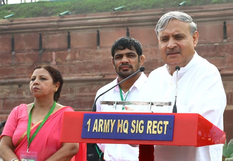 The Minister of State for Planning (Independent Charge) and Defence, Shri Rao Inderjit Singh ..