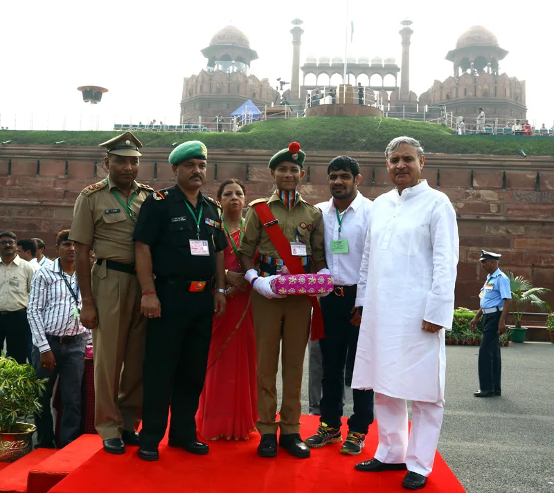 The Minister of State for Planning (Independent Charge) and Defence, Shri Rao Inderjit Singh ..