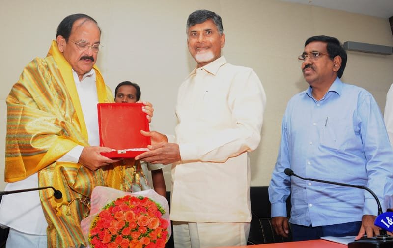 The Andhra Pradesh Chief Minister Shri Nara Chandrababu Naidu felicitating the..