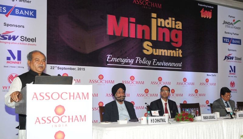 The Union Minister for Mines and Steel, Shri Narendra Singh Tomar addressing at ..