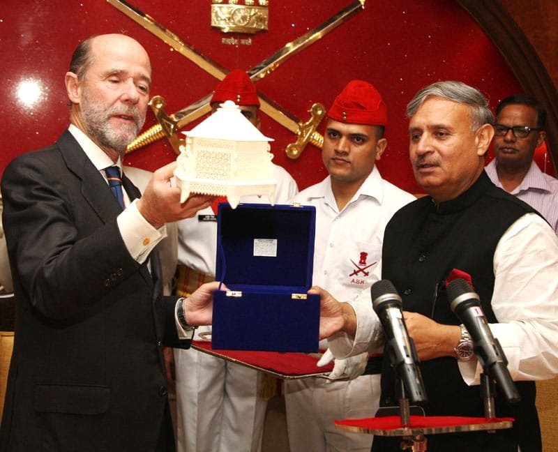 The Minister of State for Planning (Independent Charge) and Defence, Shri Rao Inderjit Singh..