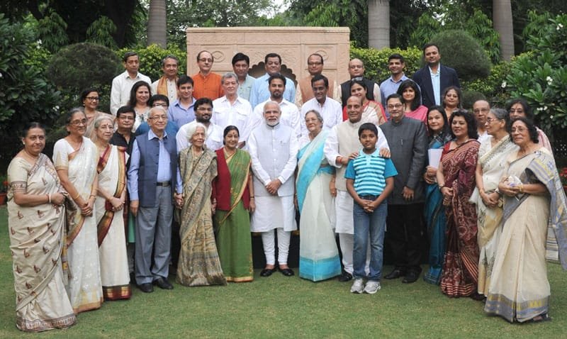 The Prime Minister, Shri Narendra Modi in a group photograph with the family members of Netaji…