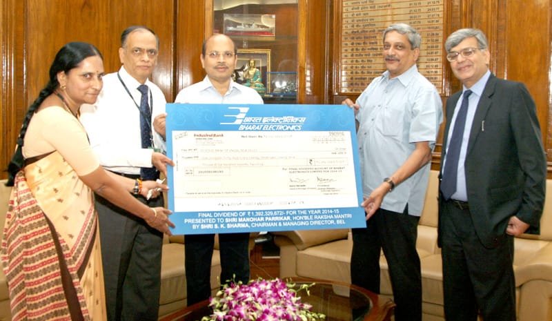 The Chairman and Managing Director, Bharat Electronics Limited, Shri S.K. Sharma presenting..