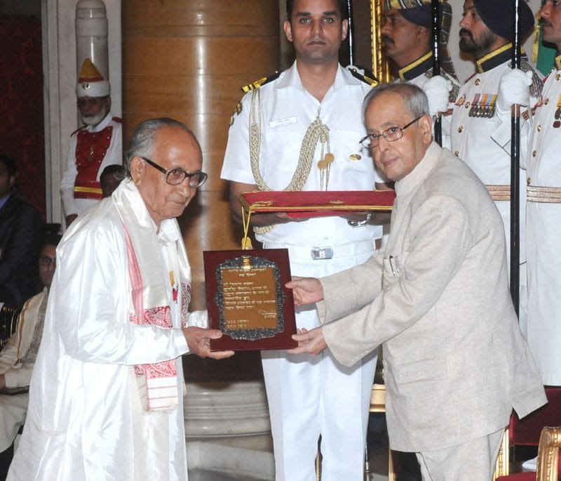 The President, Shri Pranab Mukherjee presenting the Sangeet Natak Akademi Award..