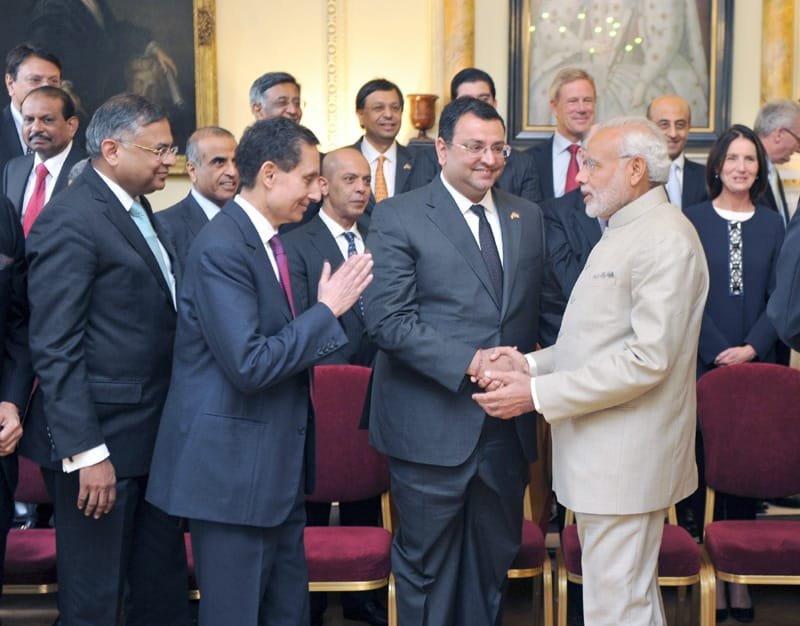 The Prime Minister, Shri Narendra Modi meeting the CEOs at India-UK CEOs Forum, in London