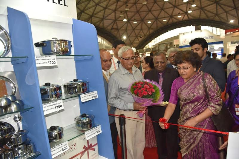 The Additional Secretary and Financial Advisor, Ministry of Steel, Ms. Bharathi S. Sihag inaugurating..