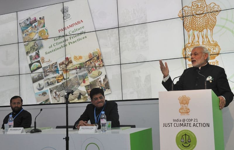 The Prime Minister, Shri Narendra Modi addressing at the inauguration of the ..