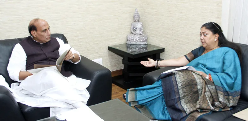 The Chief Minister of Rajasthan, Smt. Vasundhara Raje calling on the ..