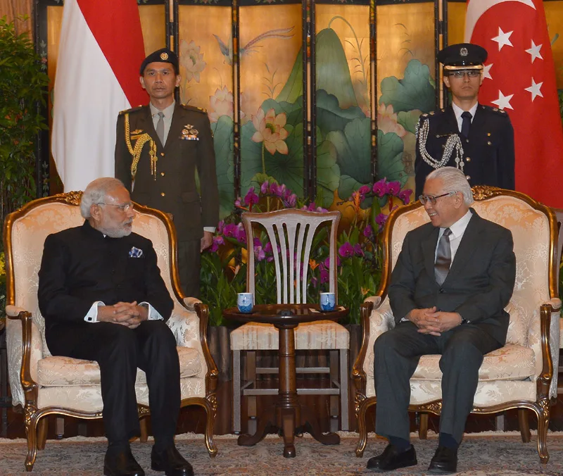 The Prime Minister, Shri Narendra Modi meeting the President of Singapore, Mr. Tony Tan Keng Yam, ..